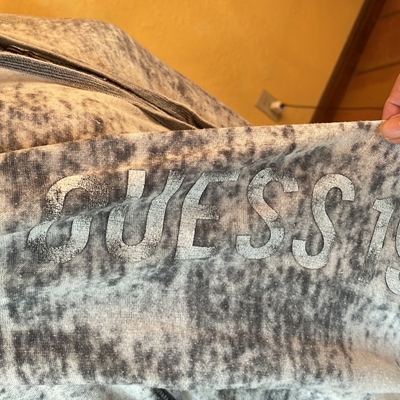 Guess 1981 Hoodir - Picture 3 of 9